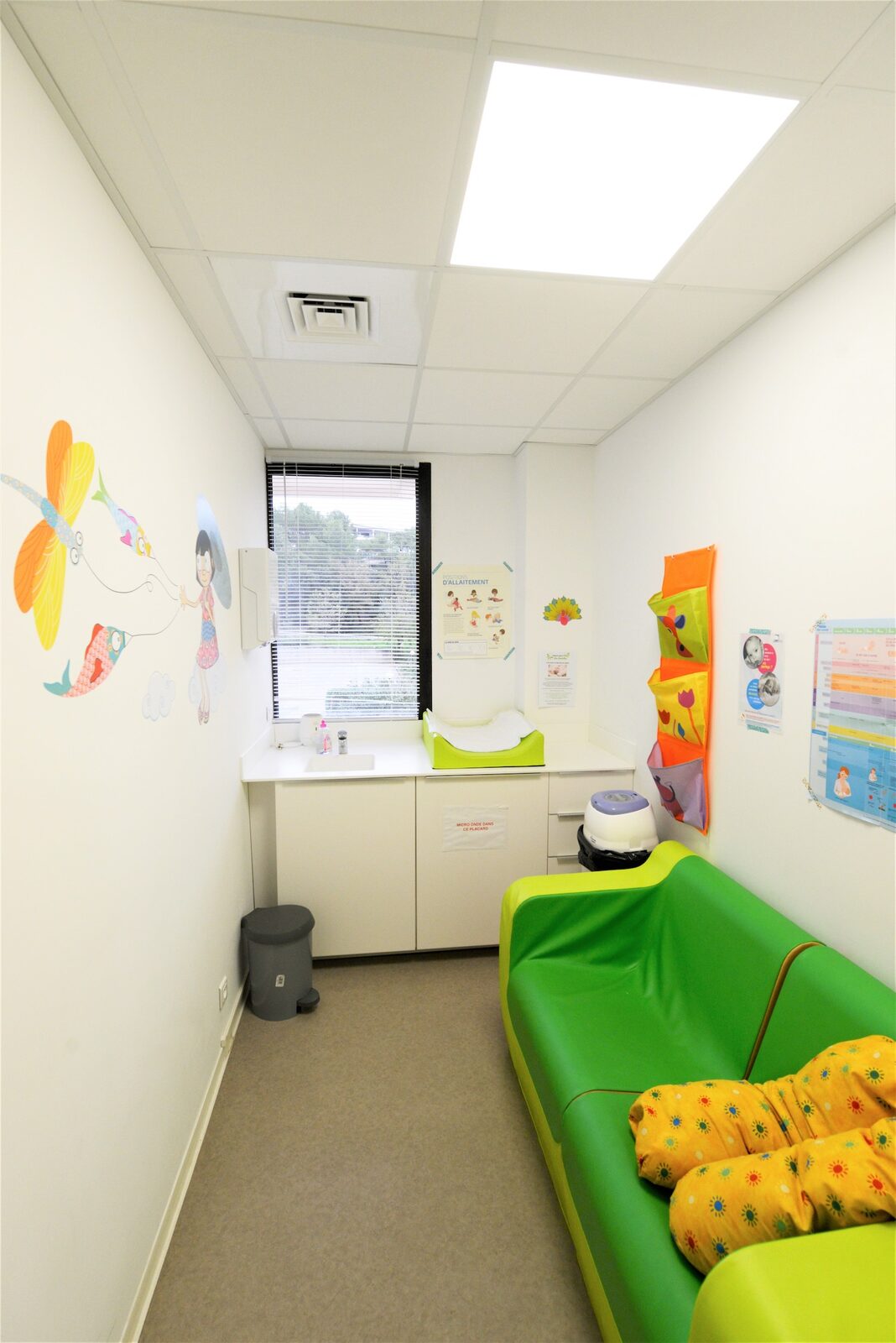 Espace allaitement et soins de bébé